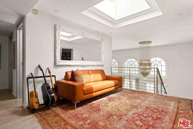 8020 Zeus Drive, Los Angeles, CA 90046
