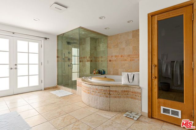8020 Zeus Drive, Los Angeles, CA 90046