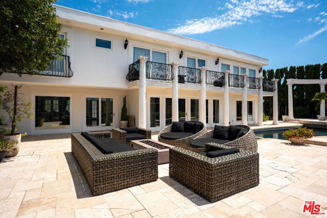 8020 Zeus Drive, Los Angeles, CA 90046