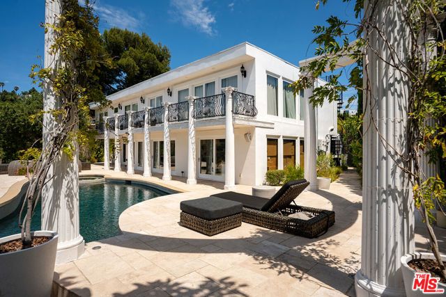 8020 Zeus Drive, Los Angeles, CA 90046