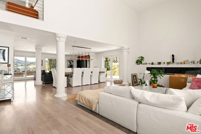 8020 Zeus Drive, Los Angeles, CA 90046
