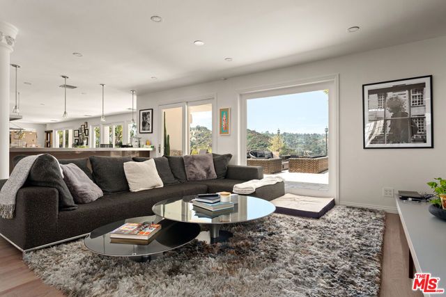 8020 Zeus Drive, Los Angeles, CA 90046