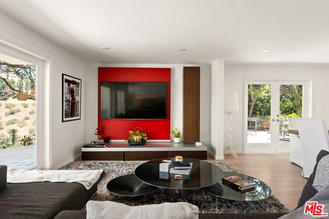 8020 Zeus Drive, Los Angeles, CA 90046