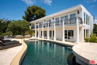 8020 Zeus Drive, Los Angeles, CA 90046