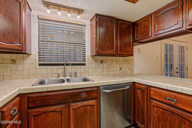 1359 Adabel Drive, El Paso, TX 79936