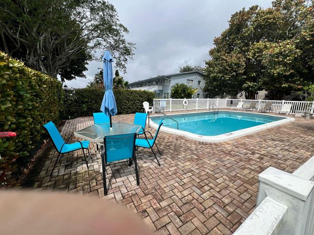 751 Pine Drive 101, Pompano Beach, FL 33060