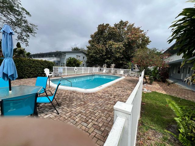 751 Pine Drive 101, Pompano Beach, FL 33060