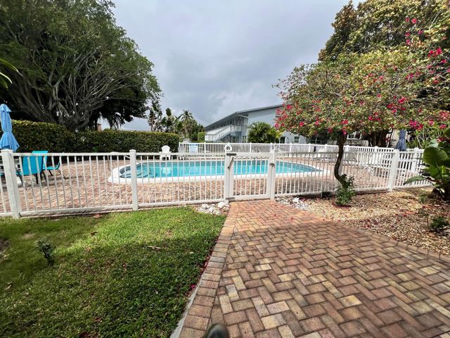 751 Pine Drive 101, Pompano Beach, FL 33060