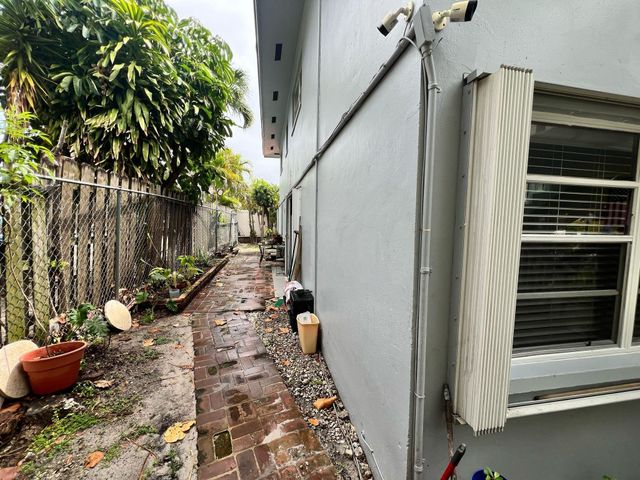 751 Pine Drive 101, Pompano Beach, FL 33060