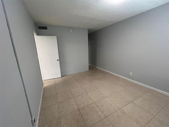 751 Pine Drive 101, Pompano Beach, FL 33060
