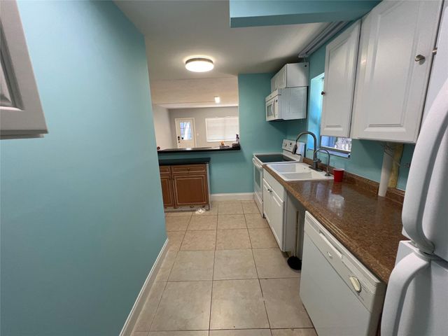751 Pine Drive 101, Pompano Beach, FL 33060