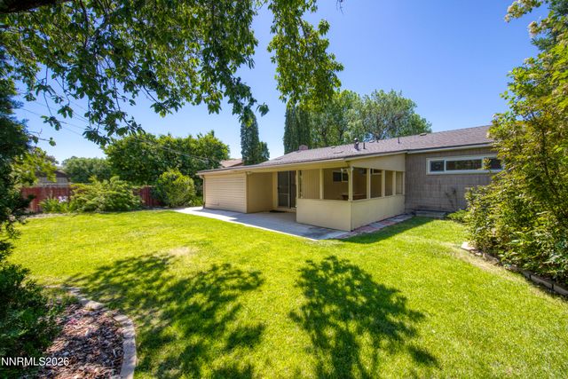 1400 Gault Way, Sparks, NV 89431