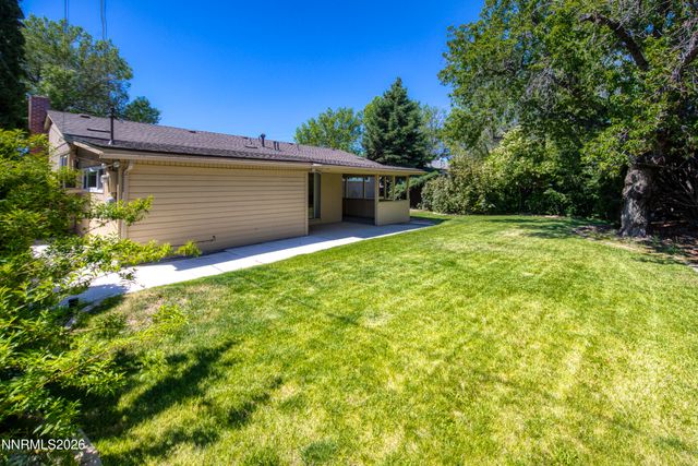 1400 Gault Way, Sparks, NV 89431