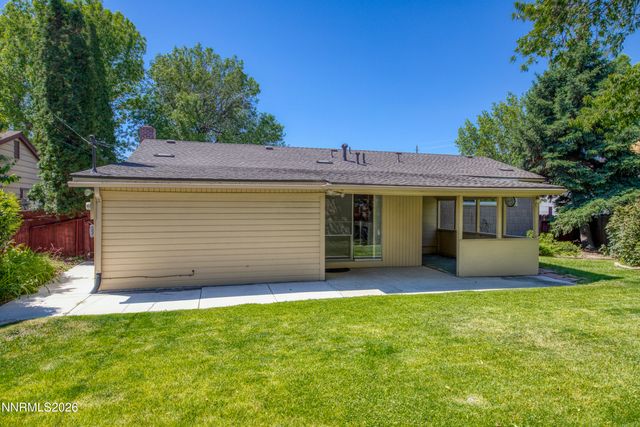 1400 Gault Way, Sparks, NV 89431