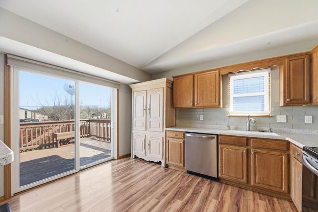 4565 N Eagle Lake Dr, Bel Aire, KS 67220