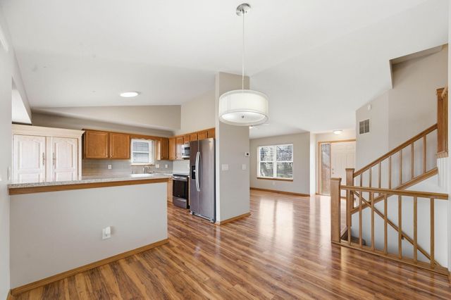 4565 N Eagle Lake Dr, Bel Aire, KS 67220