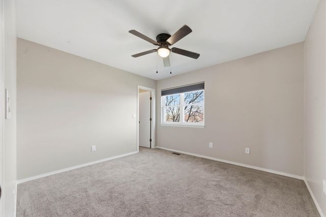 4565 N Eagle Lake Dr, Bel Aire, KS 67220