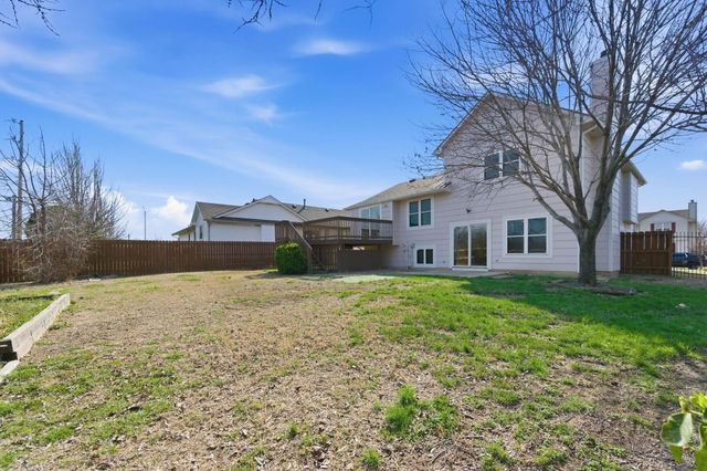 4565 N Eagle Lake Dr, Bel Aire, KS 67220