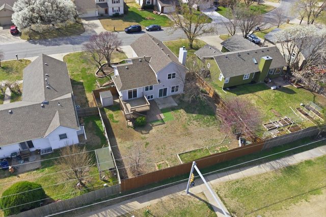 4565 N Eagle Lake Dr, Bel Aire, KS 67220