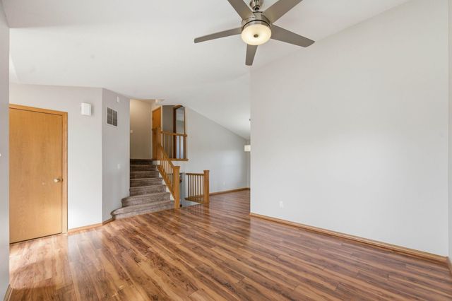 4565 N Eagle Lake Dr, Bel Aire, KS 67220