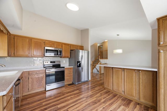 4565 N Eagle Lake Dr, Bel Aire, KS 67220