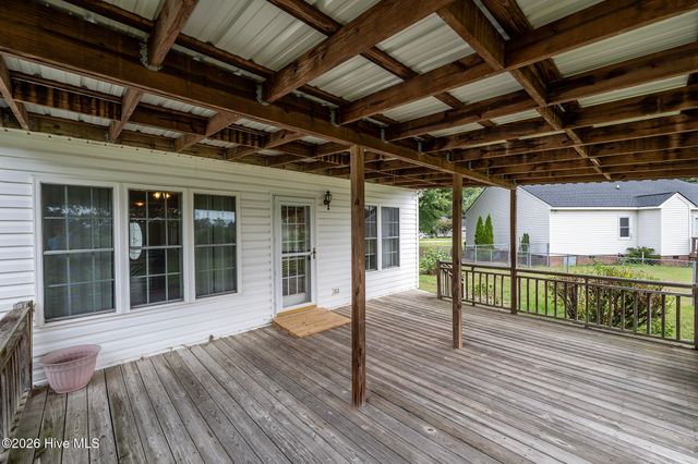 104 Trawick Drive, La Grange, NC 28551