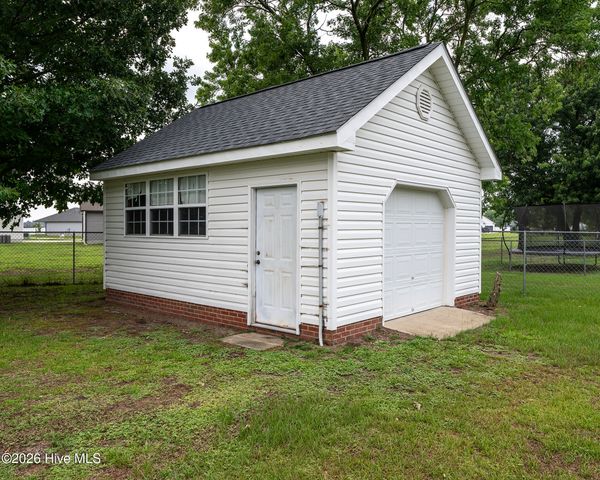 104 Trawick Drive, La Grange, NC 28551