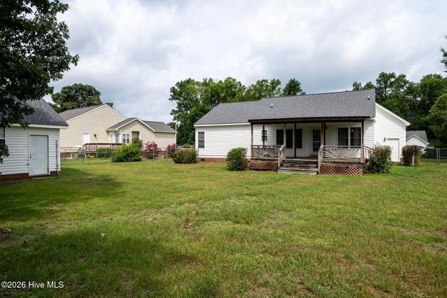 104 Trawick Drive, La Grange, NC 28551