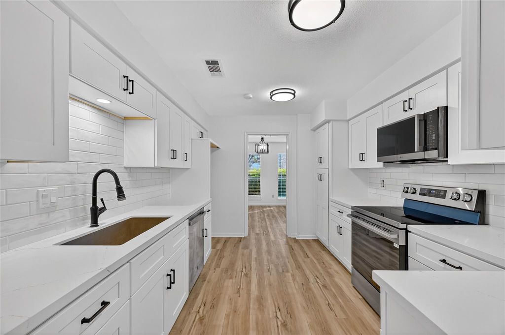 14734 Perthshire Road D, Houston, TX 77079