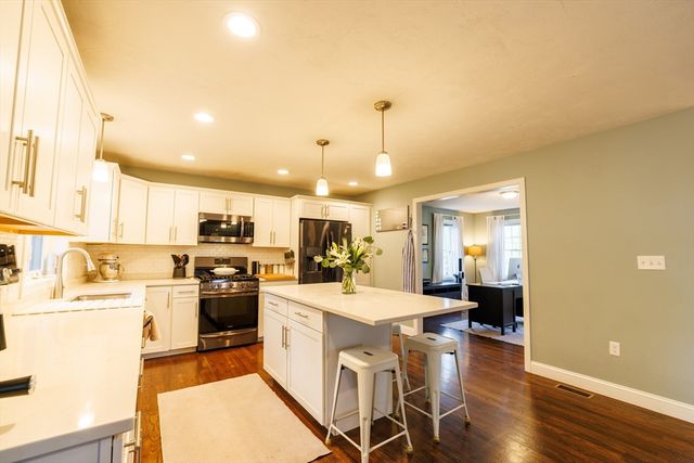 143 South St, Randolph, MA 02368
