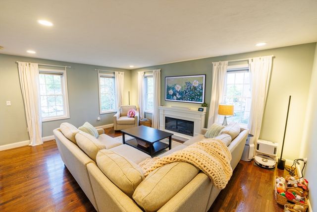 143 South St, Randolph, MA 02368
