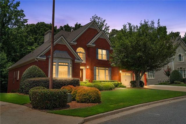3929 Fort NE Trail, Roswell, GA 30075