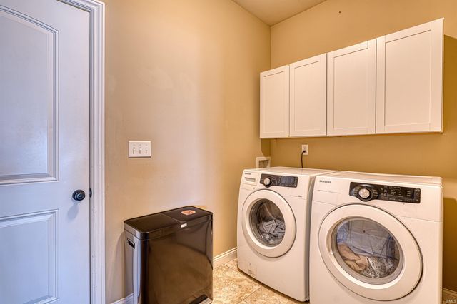 2966 Megan Drive, Newburgh, IN 47630