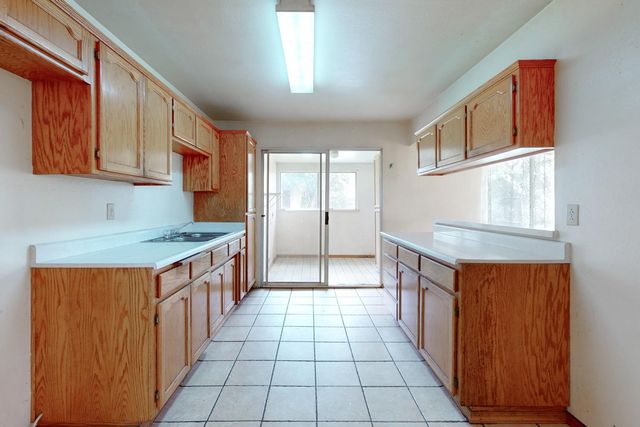 2065 Howlett Ave, Yuba City, CA 95993