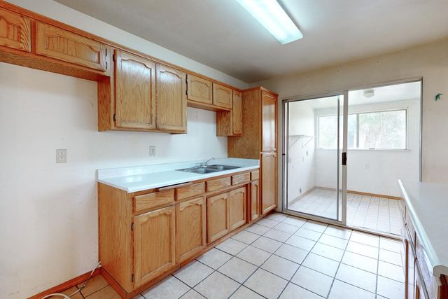 2065 Howlett Ave, Yuba City, CA 95993