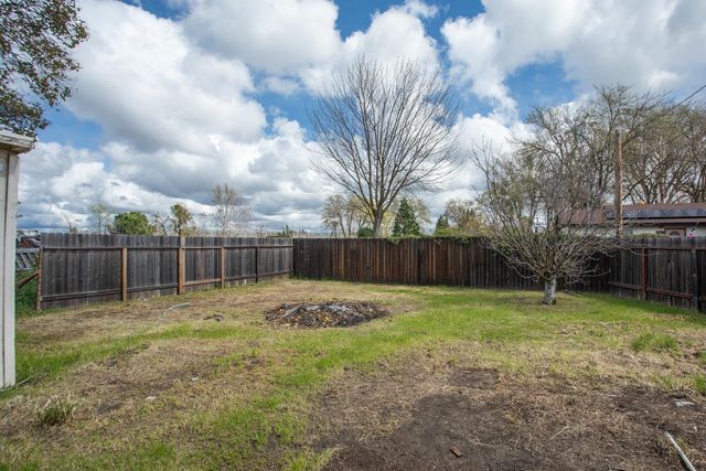 2065 Howlett Ave, Yuba City, CA 95993