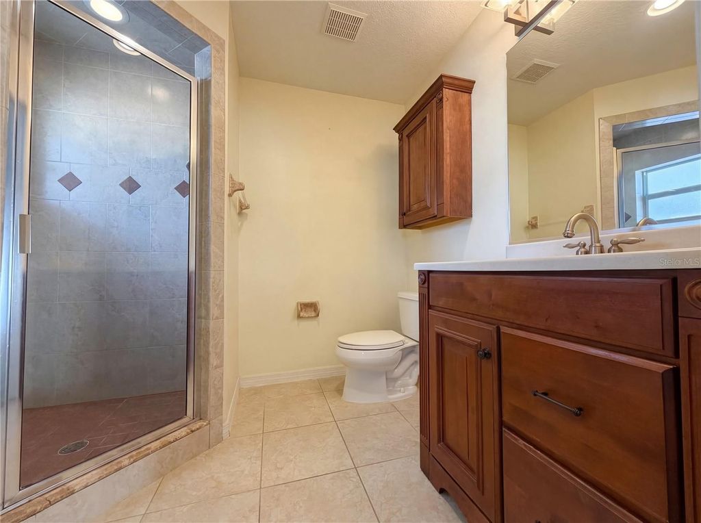 Image 13 of property listing at 4013 52ND STREET COURT W, Bradenton, FL 34209