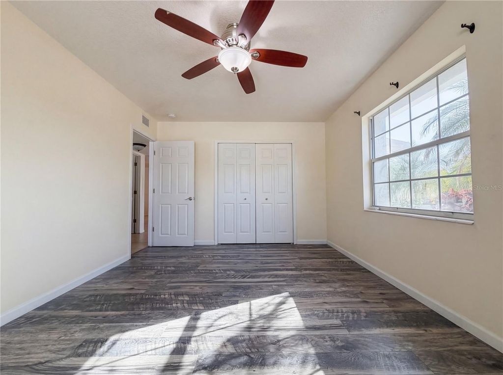 Image 16 of property listing at 4013 52ND STREET COURT W, Bradenton, FL 34209