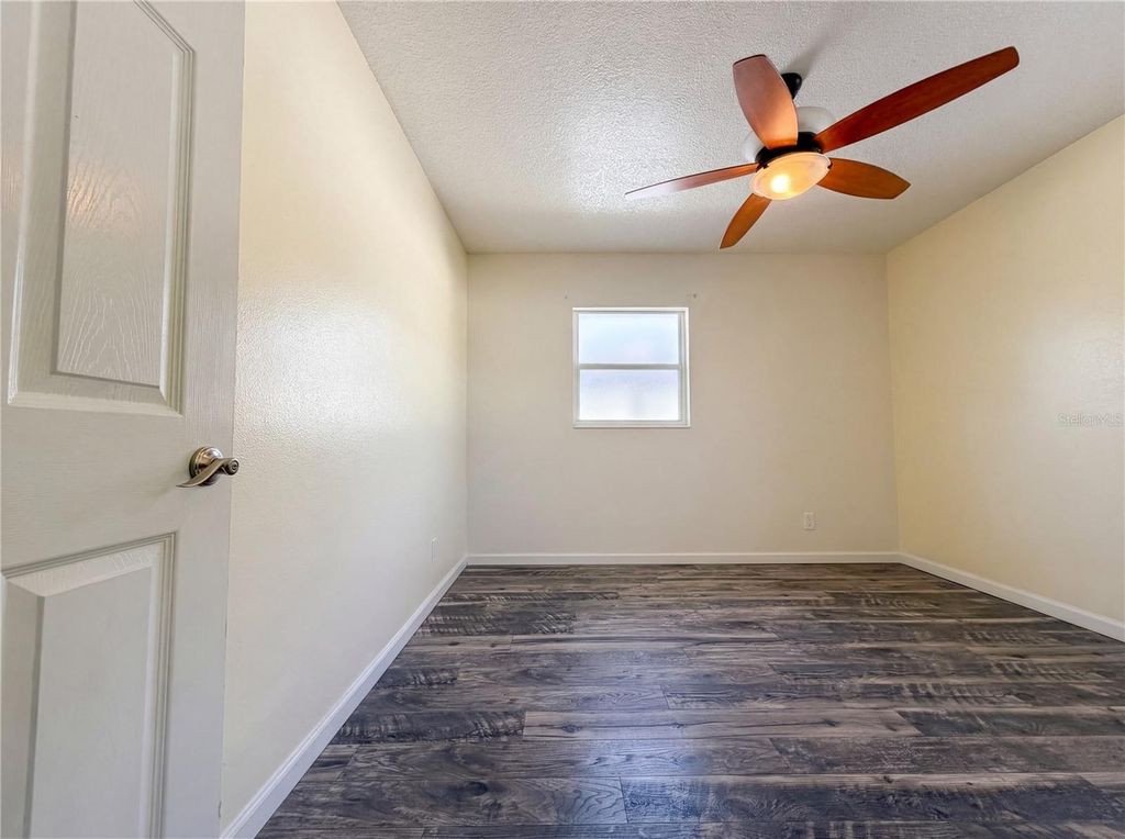 Image 17 of property listing at 4013 52ND STREET COURT W, Bradenton, FL 34209