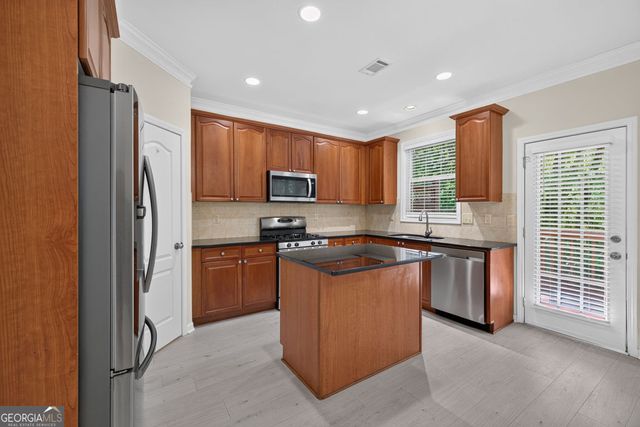 2294 Meadow's End, Duluth, GA 30097