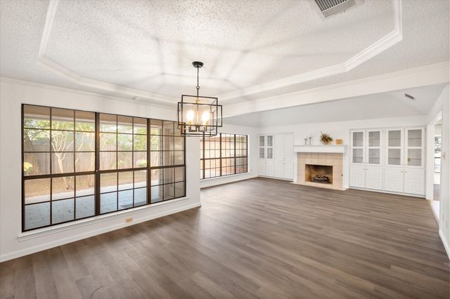 5400 Emerald Park Boulevard, Arlington, TX 76017