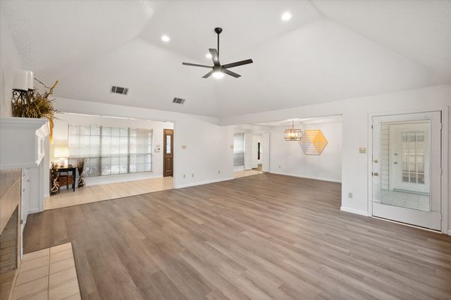 5400 Emerald Park Boulevard, Arlington, TX 76017