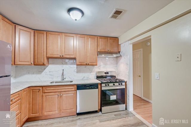 434 College Drive, Edison, NJ 08817