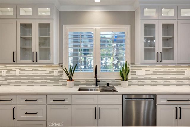 1610 Via Roma Circle, Corona, CA 92881