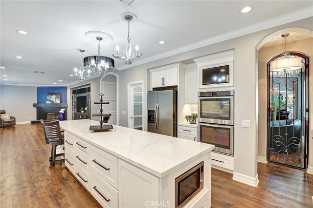 1610 Via Roma Circle, Corona, CA 92881