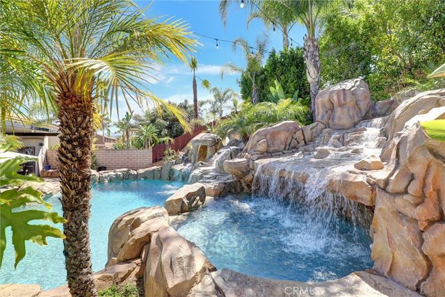 1610 Via Roma Circle, Corona, CA 92881