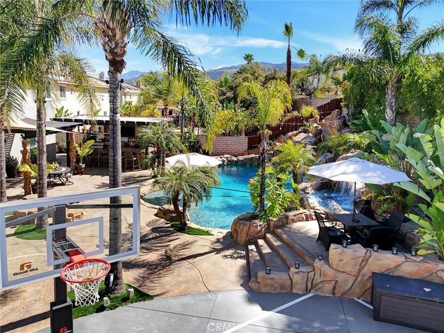 1610 Via Roma Circle, Corona, CA 92881