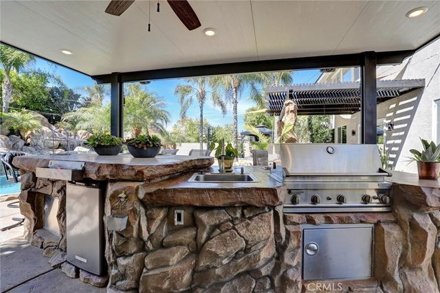 1610 Via Roma Circle, Corona, CA 92881