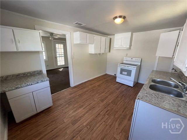 913 Carver Street, Savannah, GA 31415