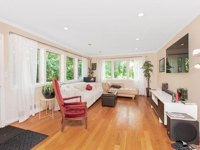 35 Barnard Road, New Rochelle, NY 10801